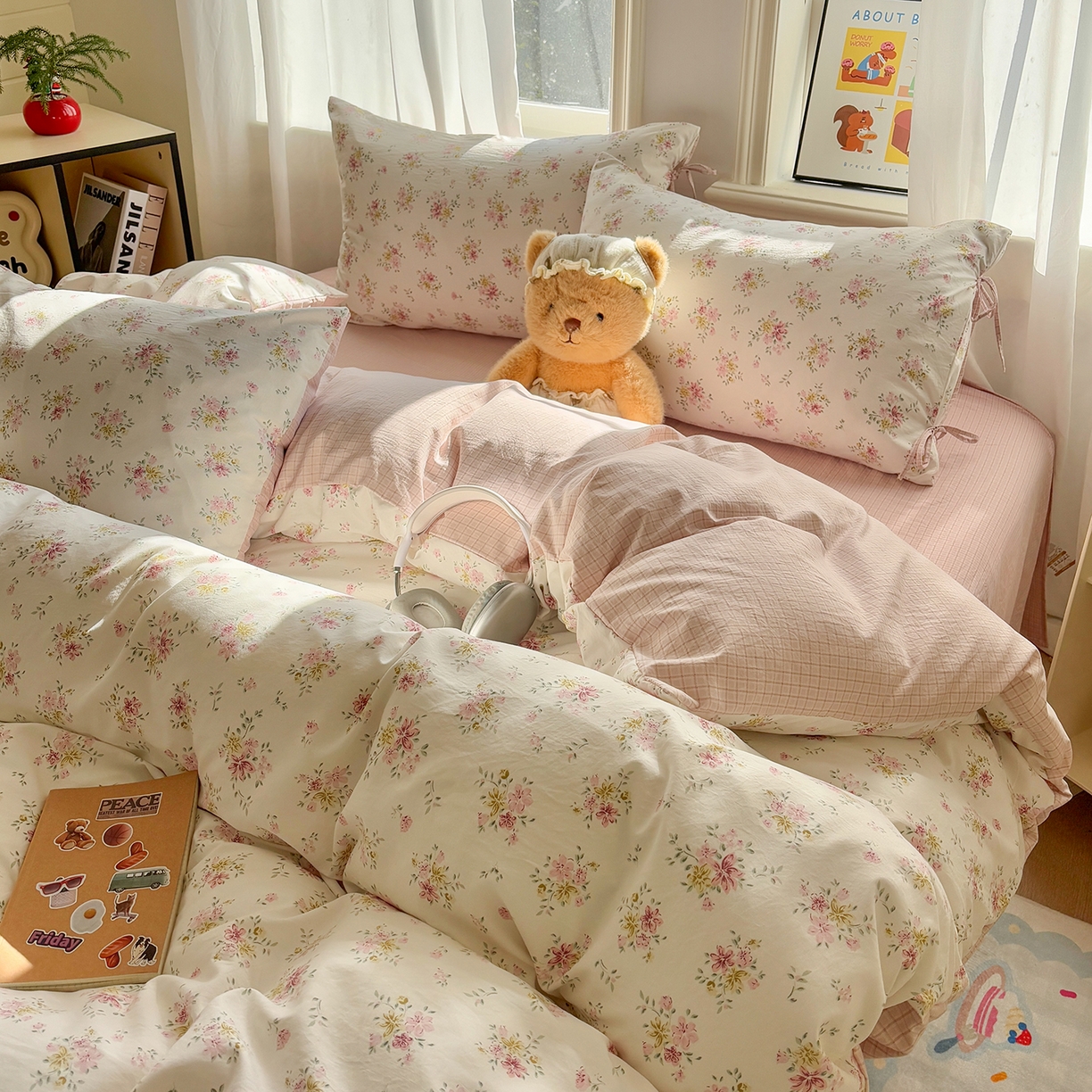 91家纺网 家纺一手货源 找家纺 金梦拉家纺 2026新款小清新绑带格纹碎花系列四件套-花园里系列 花园里-安娜