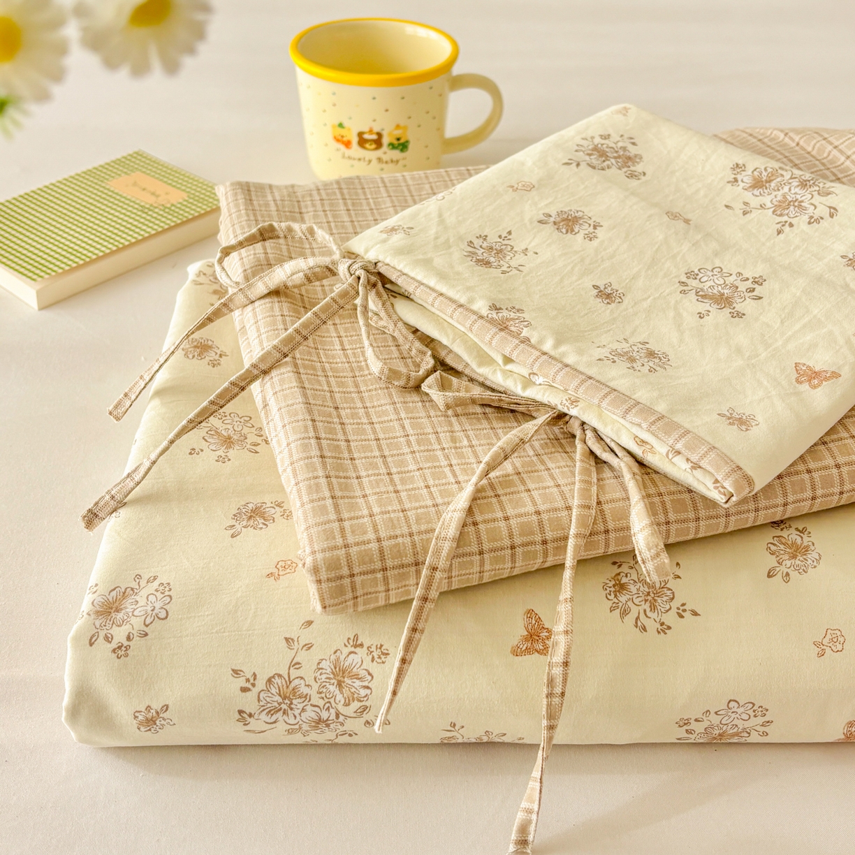 金梦拉家纺 2026新款小清新绑带格纹碎花系列四件套-花园里系列 花园里-蝶舞