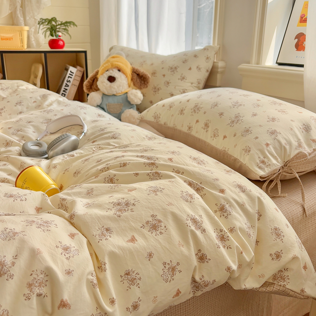 91家纺网 家纺一手货源 找家纺 金梦拉家纺 2026新款小清新绑带格纹碎花系列四件套-花园里系列 花园里-蝶舞