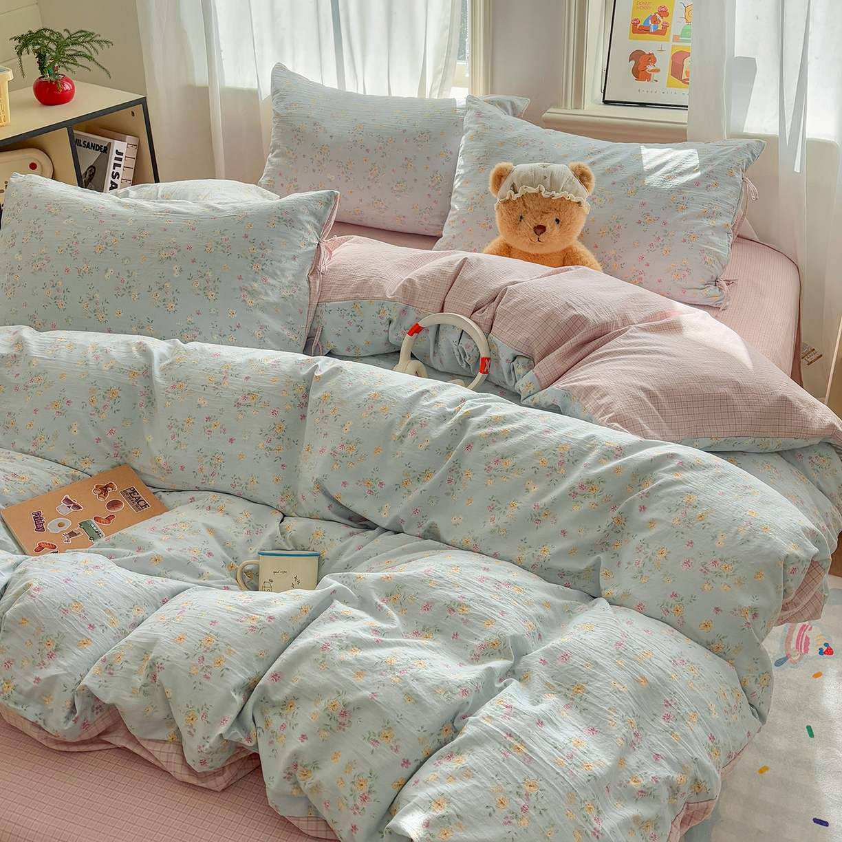 91家纺网 家纺一手货源 找家纺 金梦拉家纺 2026新款小清新绑带格纹碎花系列四件套-花园里系列 花园里-蔚蓝