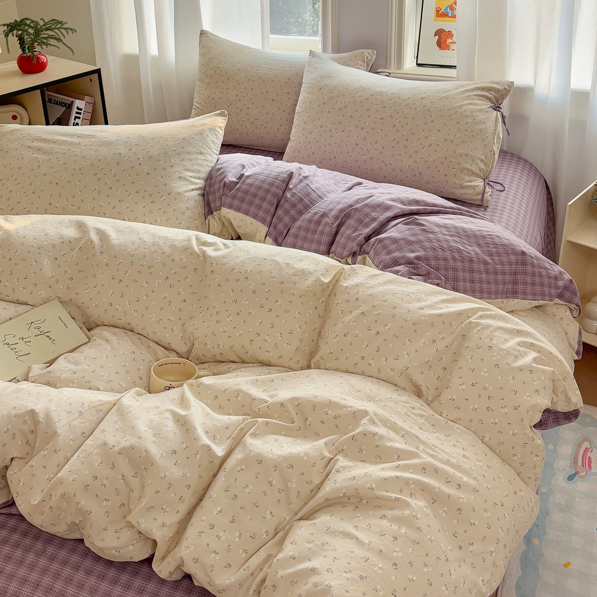 91家纺网 家纺一手货源 找家纺 金梦拉家纺 2026新款小清新绑带格纹碎花系列四件套-花园里系列 花园里-花漾紫