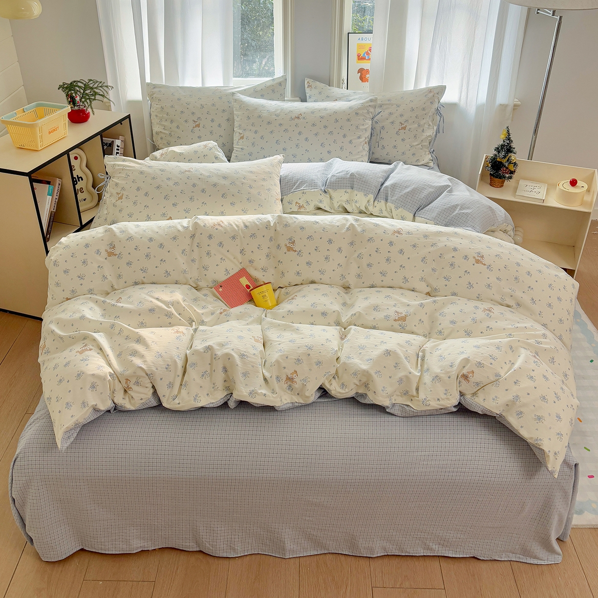 91家纺网 家纺一手货源 找家纺 金梦拉家纺 2026新款小清新绑带格纹碎花系列四件套-花园里系列 花园里-碎花小鹿