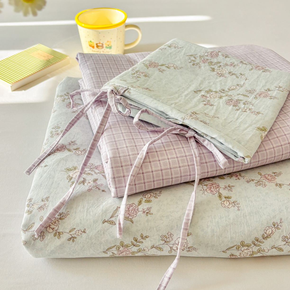 金梦拉家纺 2026新款小清新绑带格纹碎花系列四件套-花园里系列 花园里-清风木槿