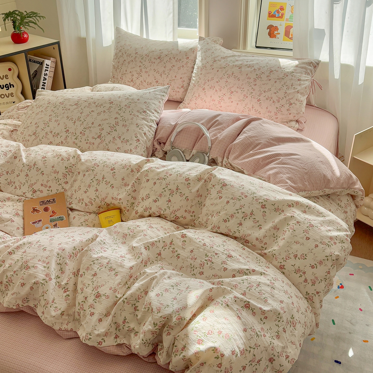 91家纺网 家纺一手货源 找家纺 金梦拉家纺 2026新款小清新绑带格纹碎花系列四件套-花园里系列 花园里-蔷薇花语