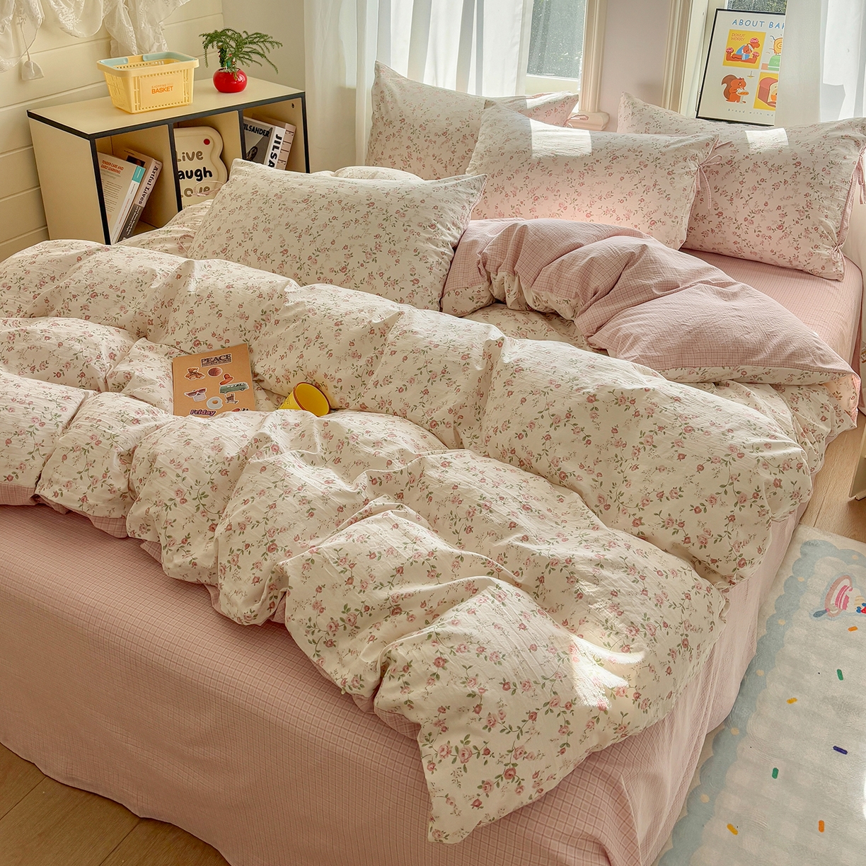 91家纺网 家纺一手货源 找家纺 金梦拉家纺 2026新款小清新绑带格纹碎花系列四件套-花园里系列 花园里-蔷薇花语