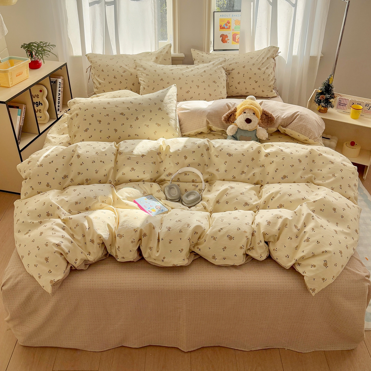 91家纺网 家纺一手货源 找家纺 金梦拉家纺 2026新款小清新绑带格纹碎花系列四件套-花园里系列 花园里-觅棠