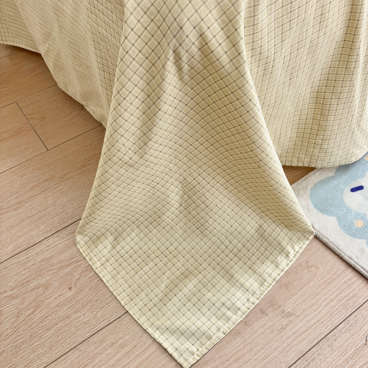 91家纺网 家纺一手货源 找家纺 金梦拉家纺 2026新款小清新绑带格纹碎花系列四件套-花园里系列 花园里-春日序曲