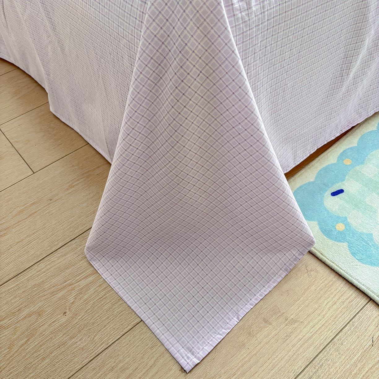 91家纺网 家纺一手货源 找家纺 金梦拉家纺 2026新款小清新绑带格纹碎花系列四件套-花园里系列 花园里-清风木槿