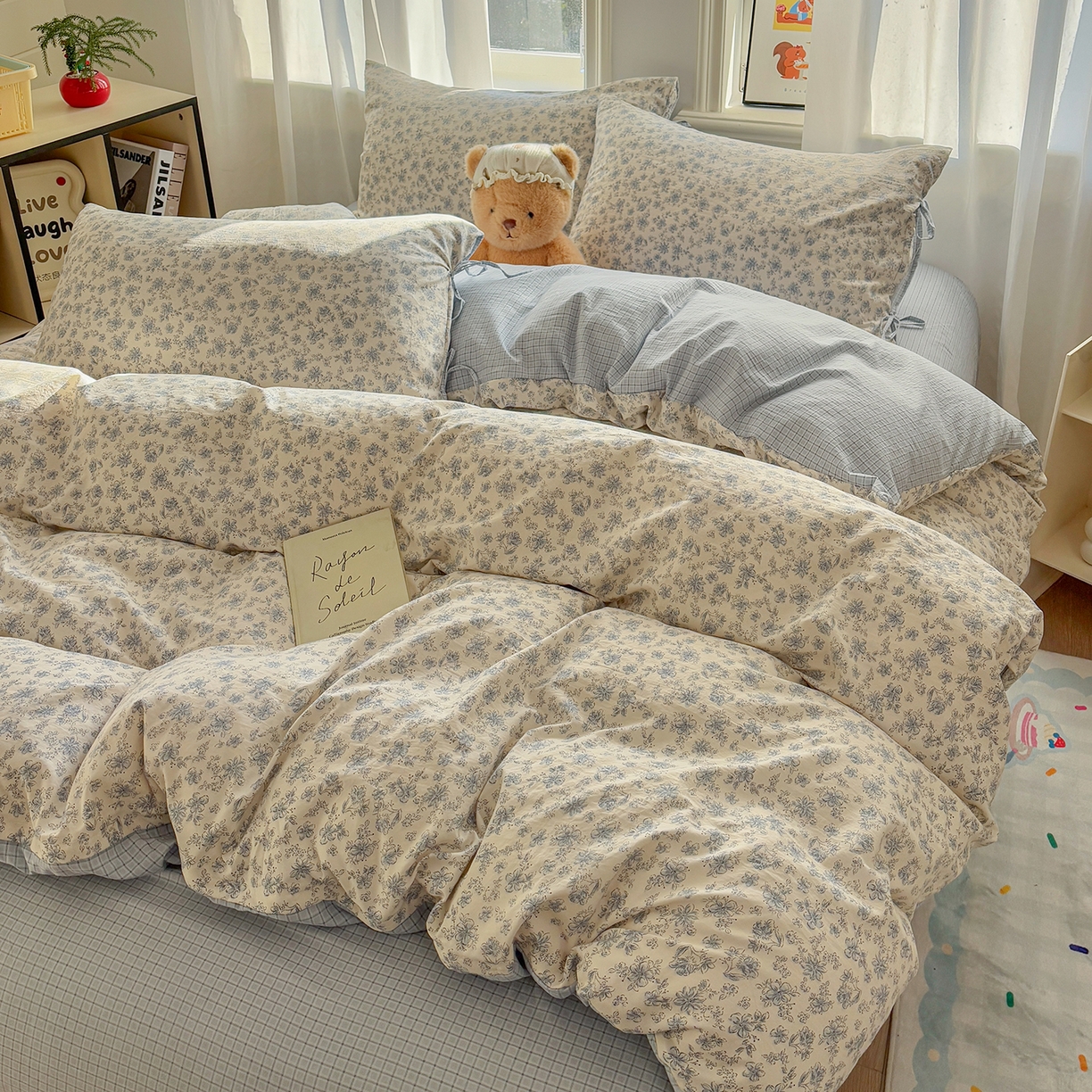 91家纺网 家纺一手货源 找家纺 金梦拉家纺 2026新款小清新绑带格纹碎花系列四件套-花园里系列 花园里-森兰