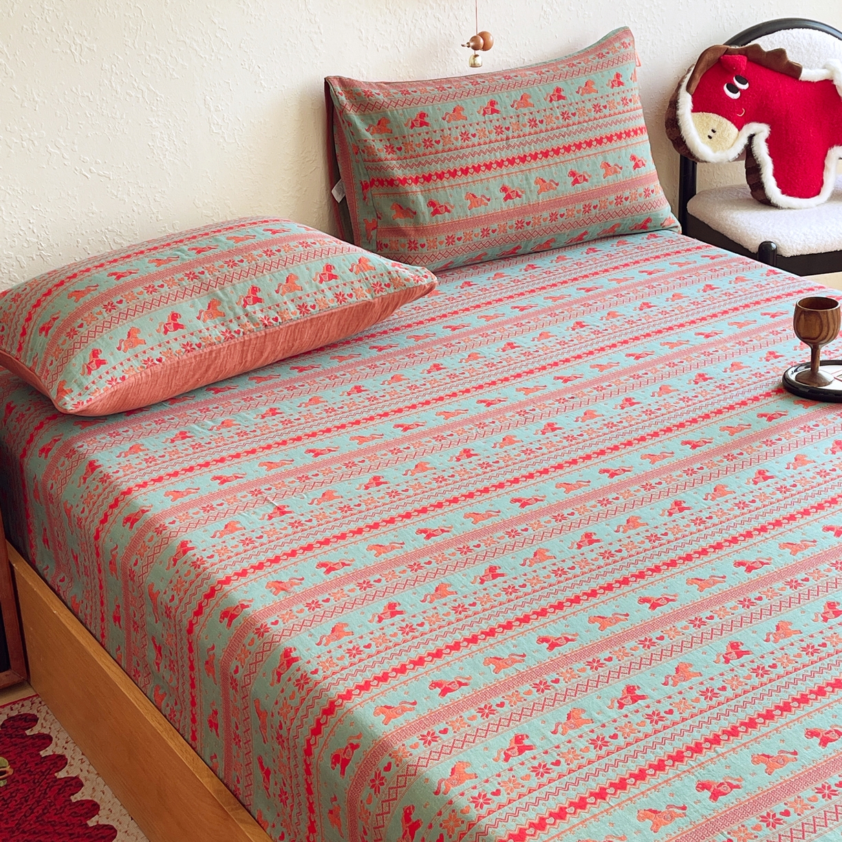 91家纺网 家纺一手货源 找家纺 春皖家纺 2026新款全棉色织双层纱提花百福系列拉链款-单床笠 绿绝影