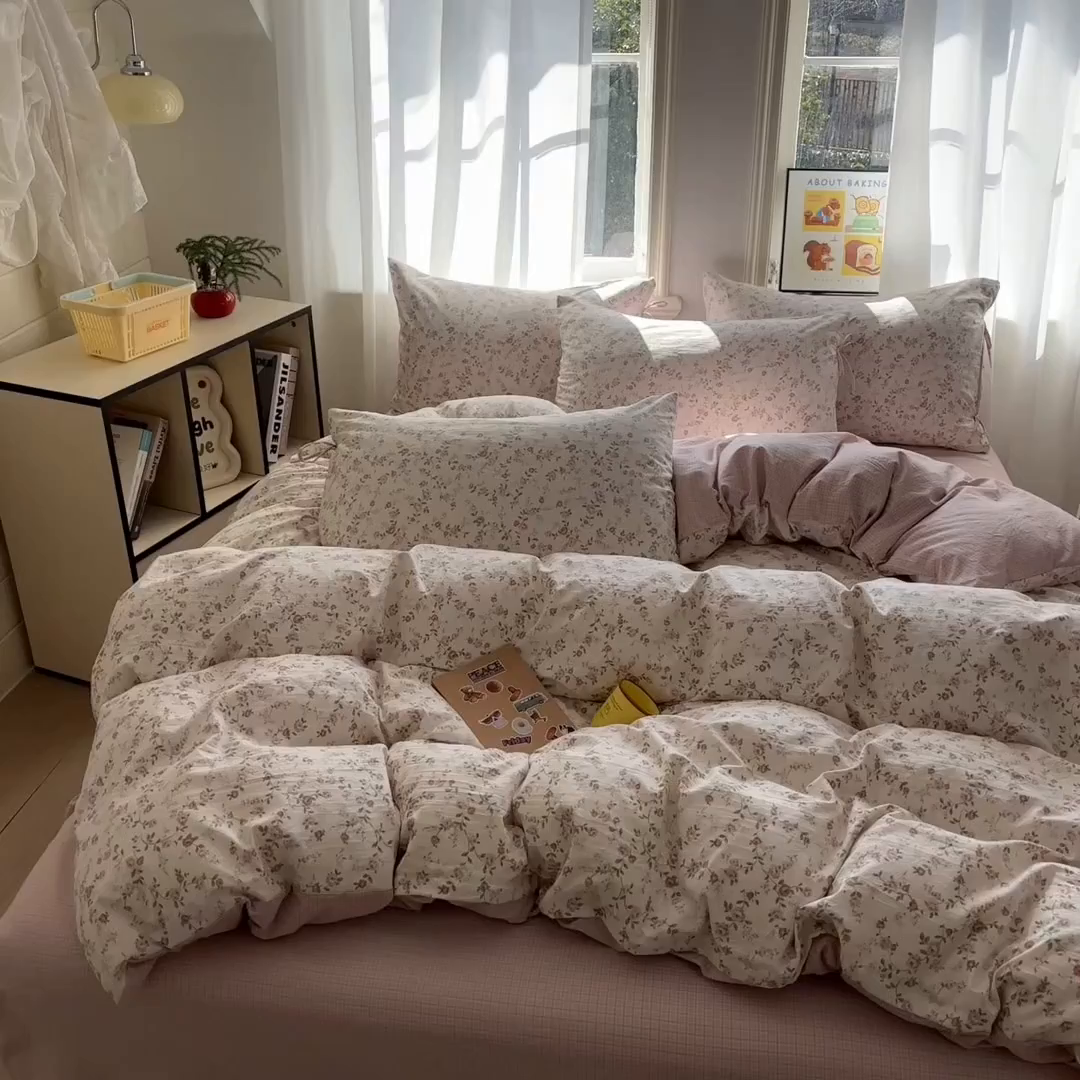 91家纺网 家纺一手货源 找家纺 金梦拉家纺 2026新款小清新绑带格纹碎花系列四件套-花园里系列 花园里-蔷薇花语