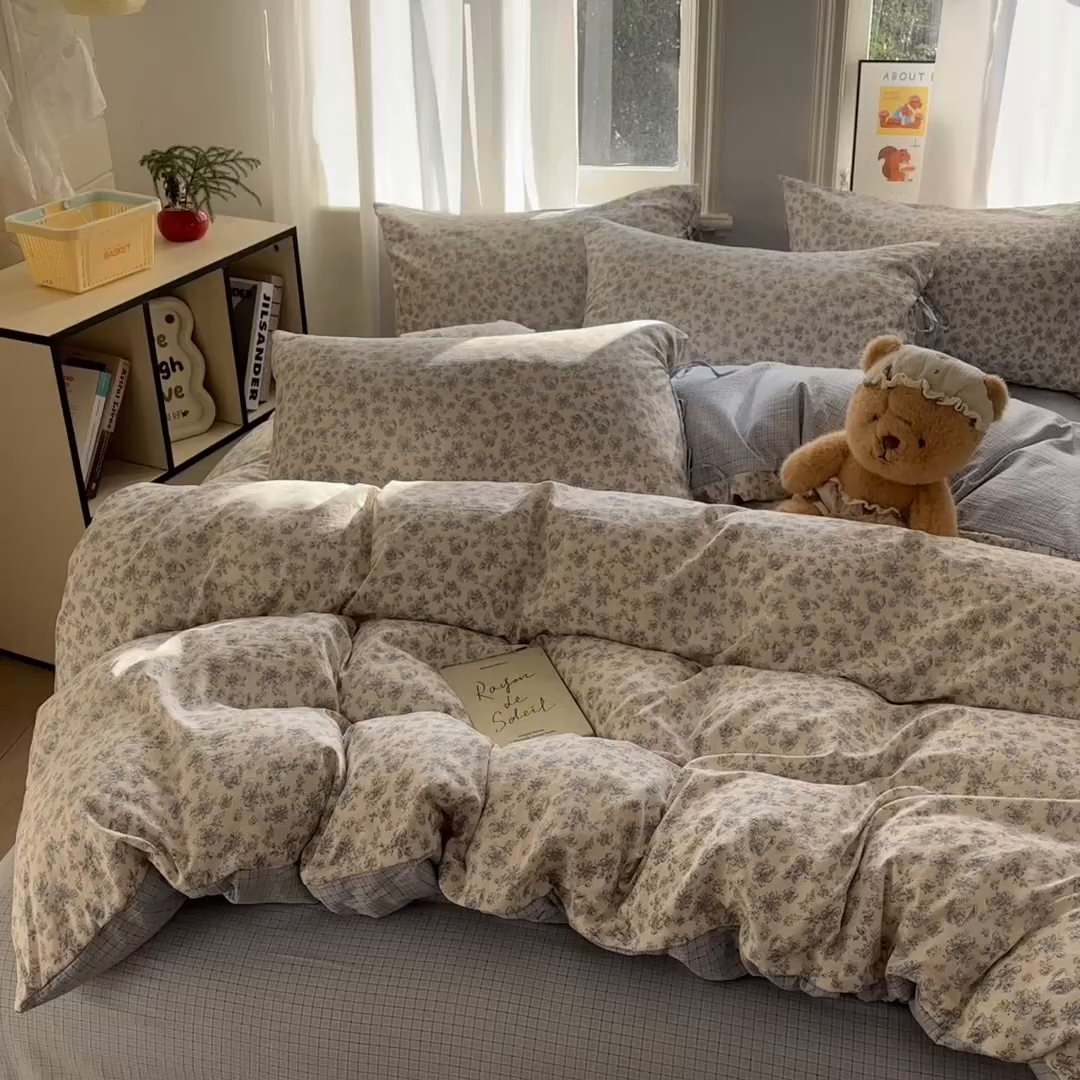 91家纺网 家纺一手货源 找家纺 金梦拉家纺 2026新款小清新绑带格纹碎花系列四件套-花园里系列 花园里-森兰