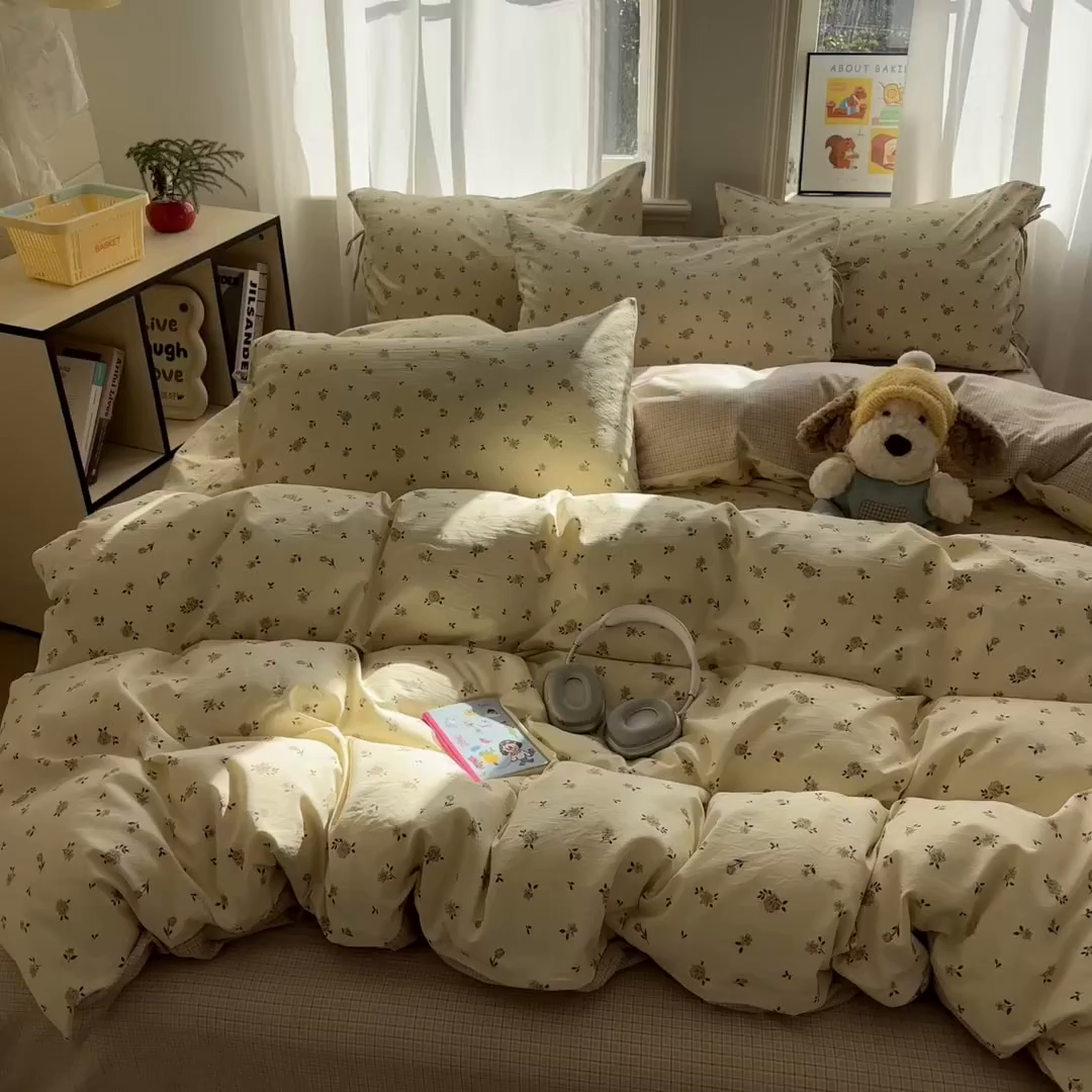 91家纺网 家纺一手货源 找家纺 金梦拉家纺 2026新款小清新绑带格纹碎花系列四件套-花园里系列 花园里-觅棠