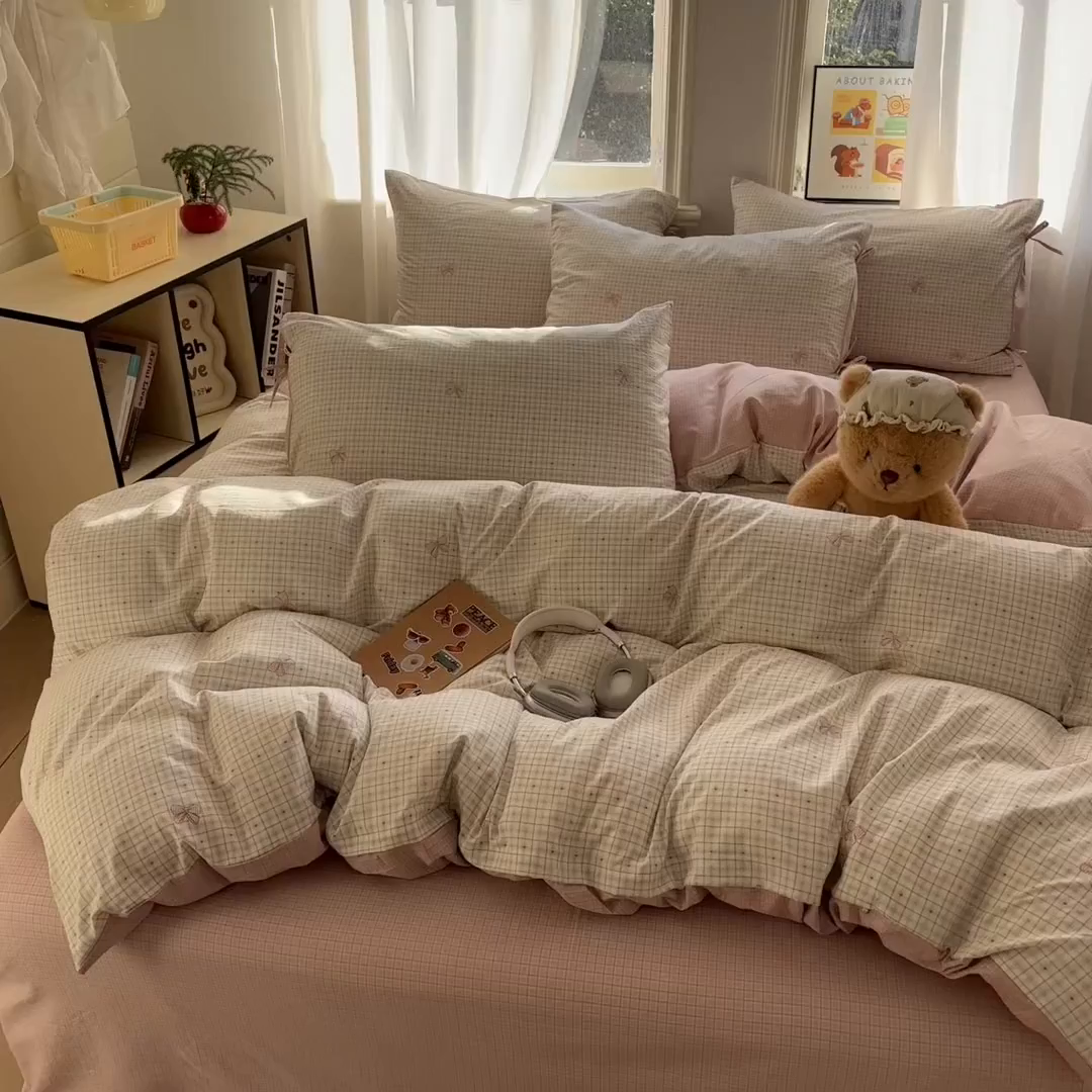 91家纺网 家纺一手货源 找家纺 金梦拉家纺 2026新款小清新绑带格纹碎花系列四件套-花园里系列 花园里-蝴蝶结