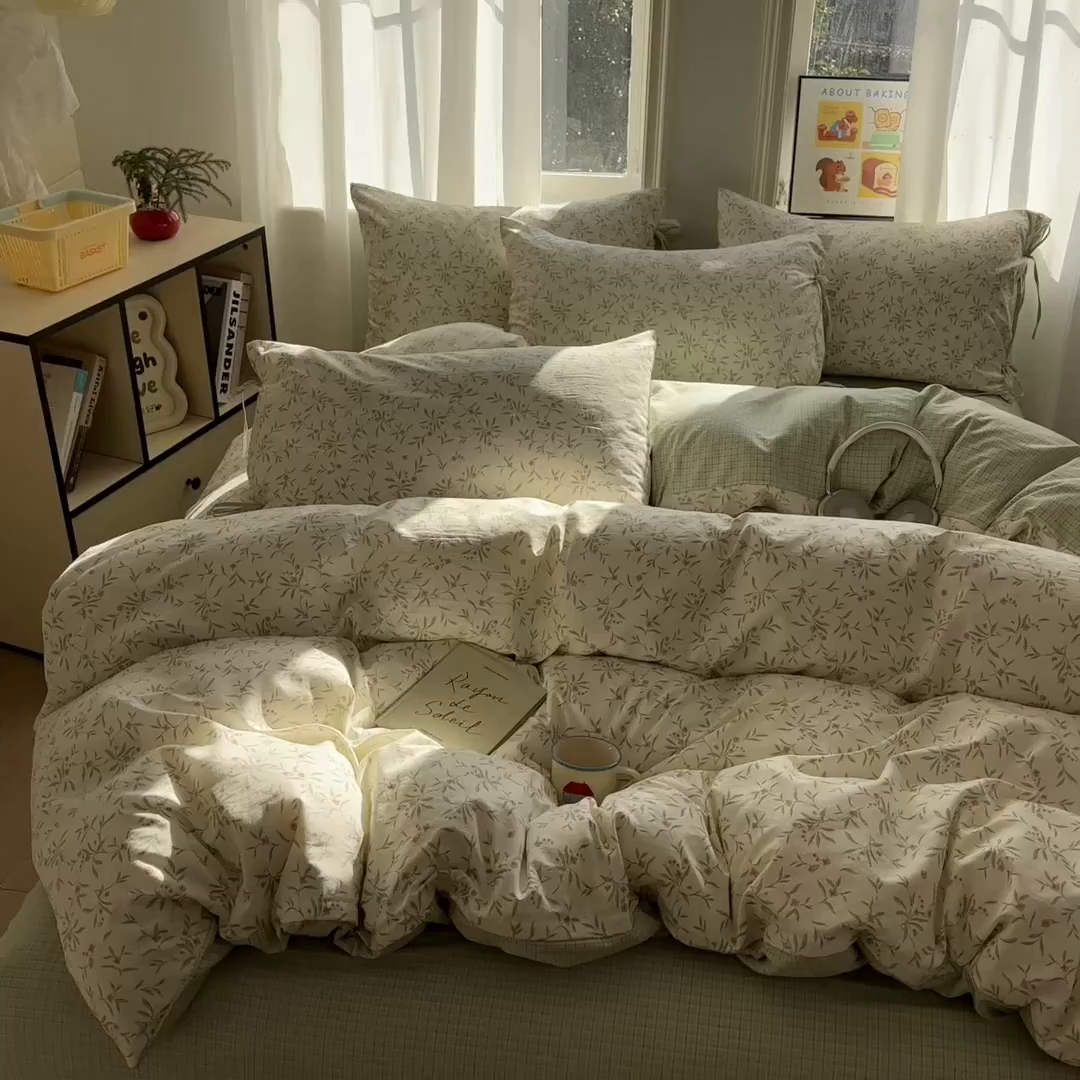 91家纺网 家纺一手货源 找家纺 金梦拉家纺 2026新款小清新绑带格纹碎花系列四件套-花园里系列 花园里-清新绿