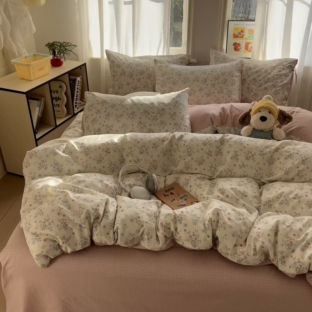 91家纺网 家纺一手货源 找家纺 金梦拉家纺 2026新款小清新绑带格纹碎花系列四件套-花园里系列 花园里-安娜