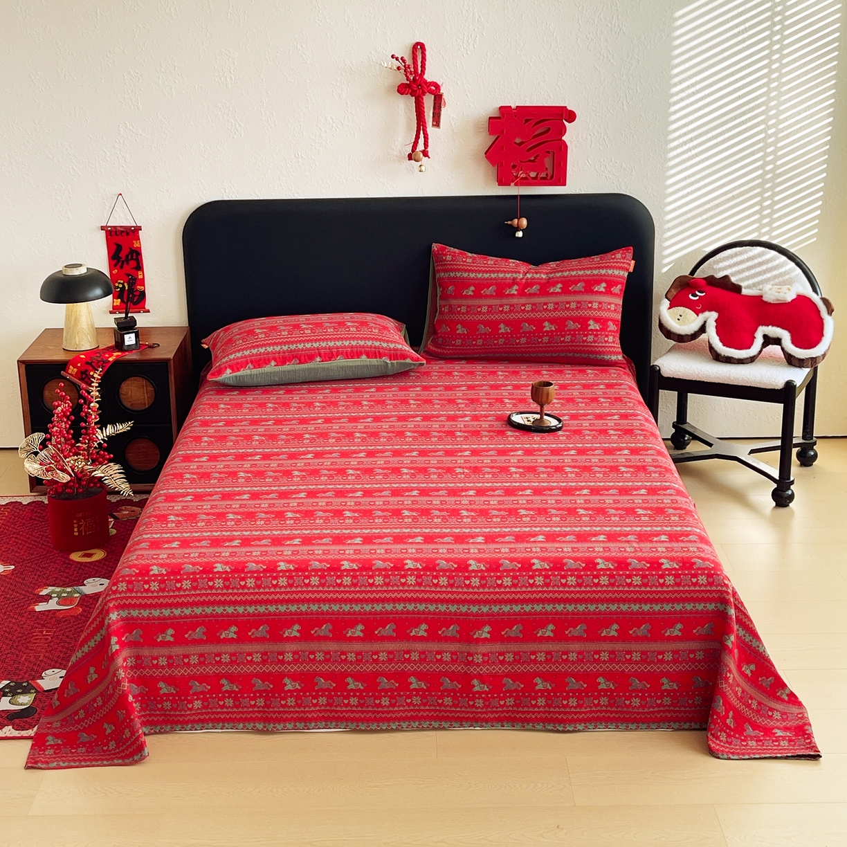 91家纺网 家纺一手货源 找家纺 春皖家纺 2026新款全棉色织双层纱提花百福系列拉链款-单床单 红绝影