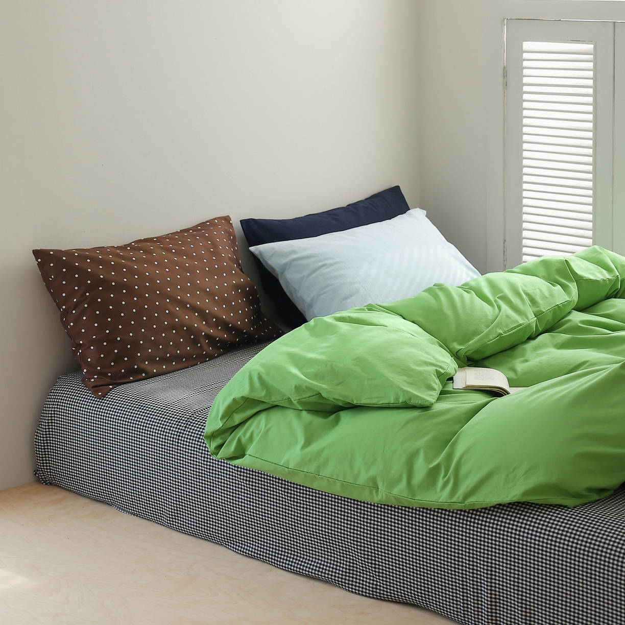 91家纺网 家纺一手货源 找家纺 （总）艾沁家纺 2026新款40s全棉水洗棉色织水洗棉撞色四件套-清风摩卡