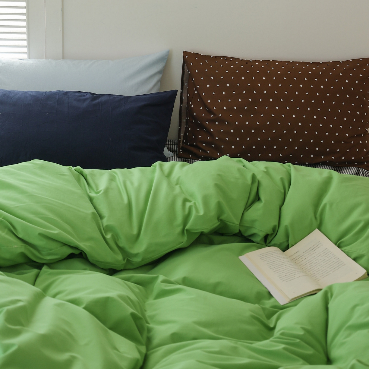 91家纺网 家纺一手货源 找家纺 艾沁家纺 2026新款40s全棉水洗棉色织水洗棉撞色四件套-清风摩卡 清风摩卡-波点+浅蓝