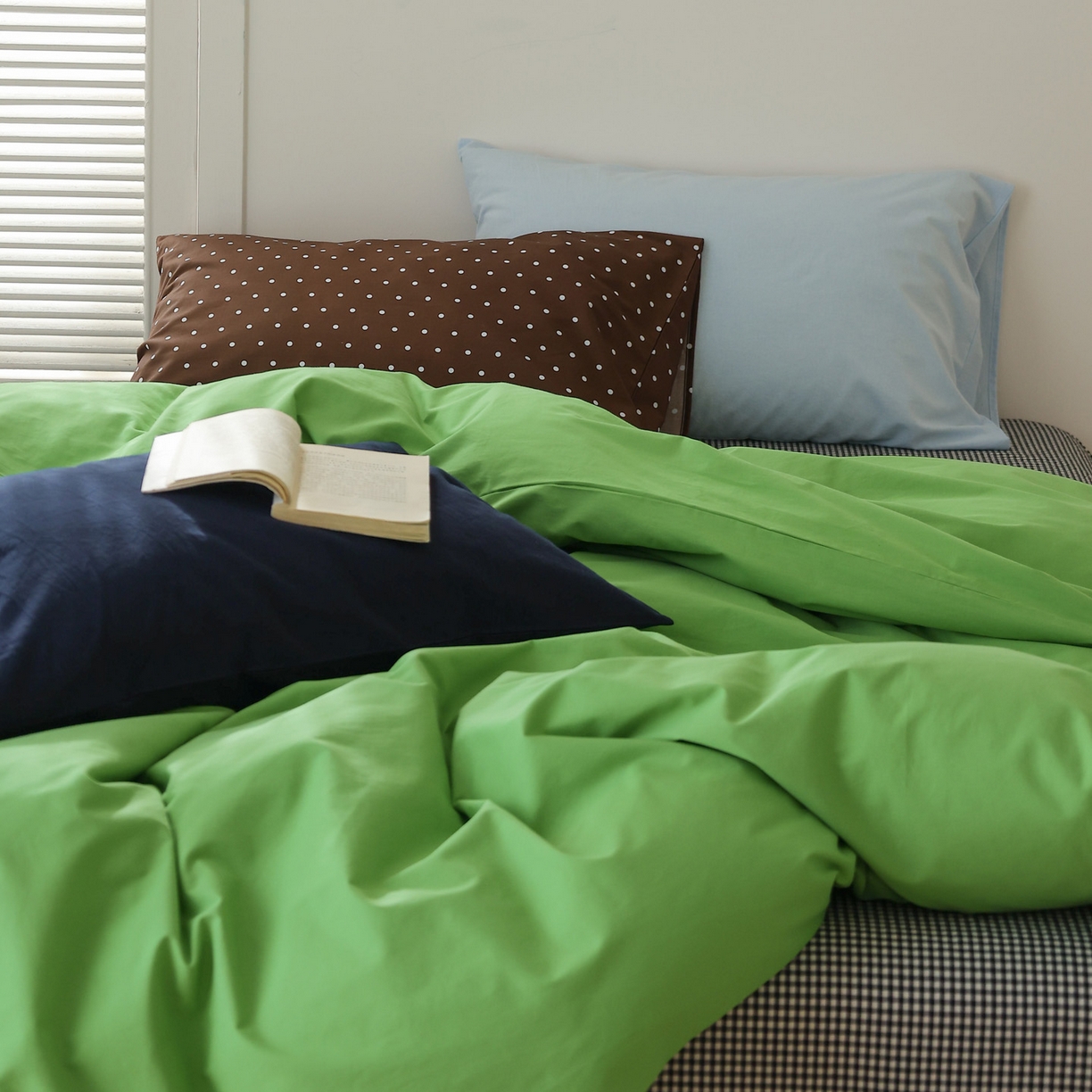 91家纺网 家纺一手货源 找家纺 艾沁家纺 2026新款40s全棉水洗棉色织水洗棉撞色四件套-清风摩卡 清风摩卡-浅蓝+藏蓝