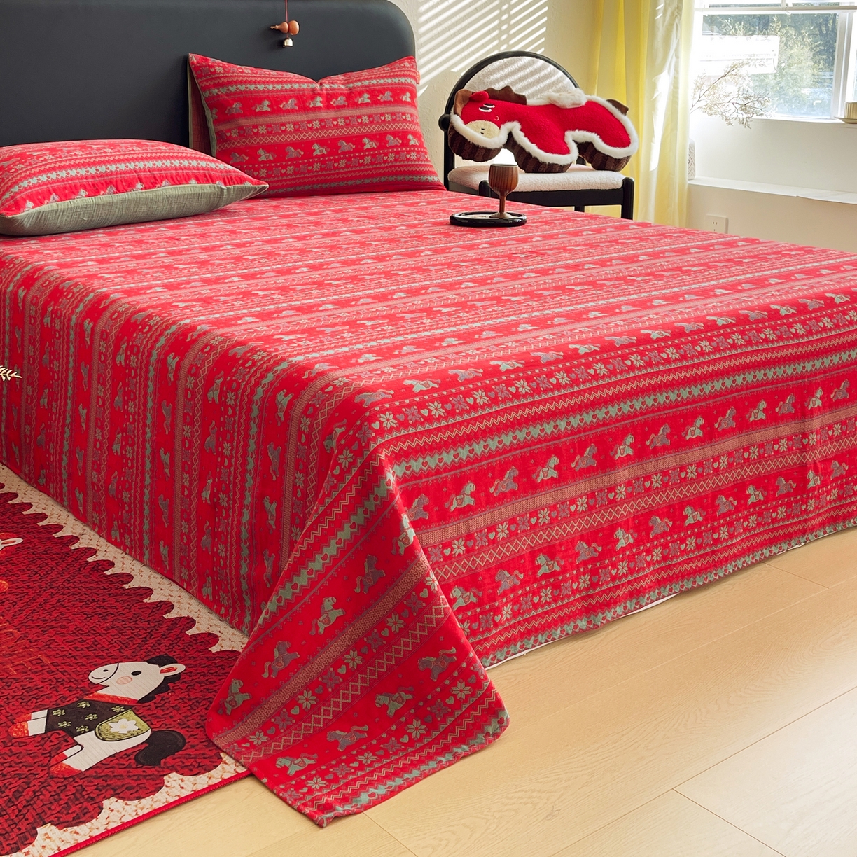 91家纺网 家纺一手货源 找家纺 春皖家纺 2026新款全棉色织双层纱提花百福系列拉链款-单床单 红绝影