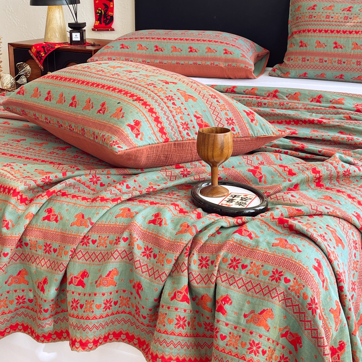 91家纺网 家纺一手货源 找家纺 春皖家纺 2026新款全棉色织双层纱提花百福系列拉链款-单床单 绿绝影