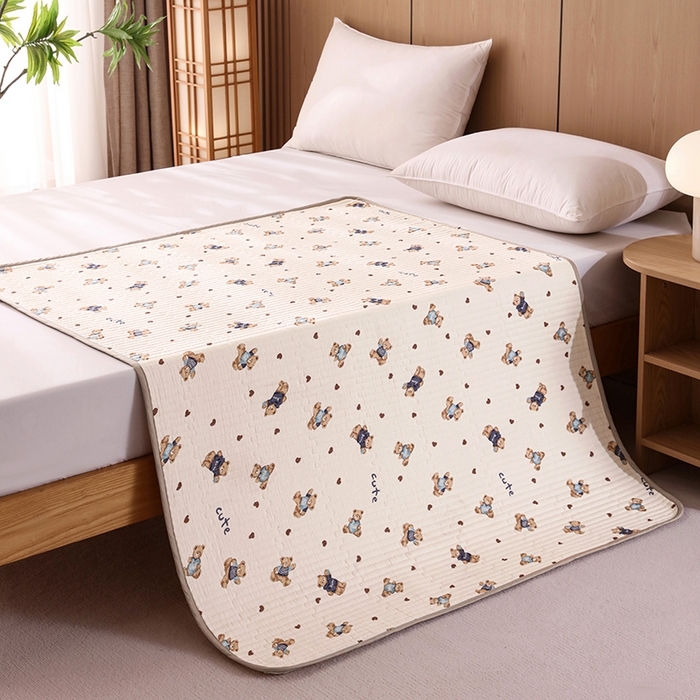 91家纺网 家纺一手货源 找家纺 永旺家纺 2026新款四季可用A面全棉B面宝宝绒全棉纯棉双层纱防水隔尿垫垫子系列 爱心熊