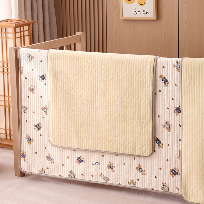 91家纺网 家纺一手货源 找家纺 永旺家纺 2026新款四季可用A面全棉B面宝宝绒全棉纯棉双层纱防水隔尿垫垫子系列 爱心熊