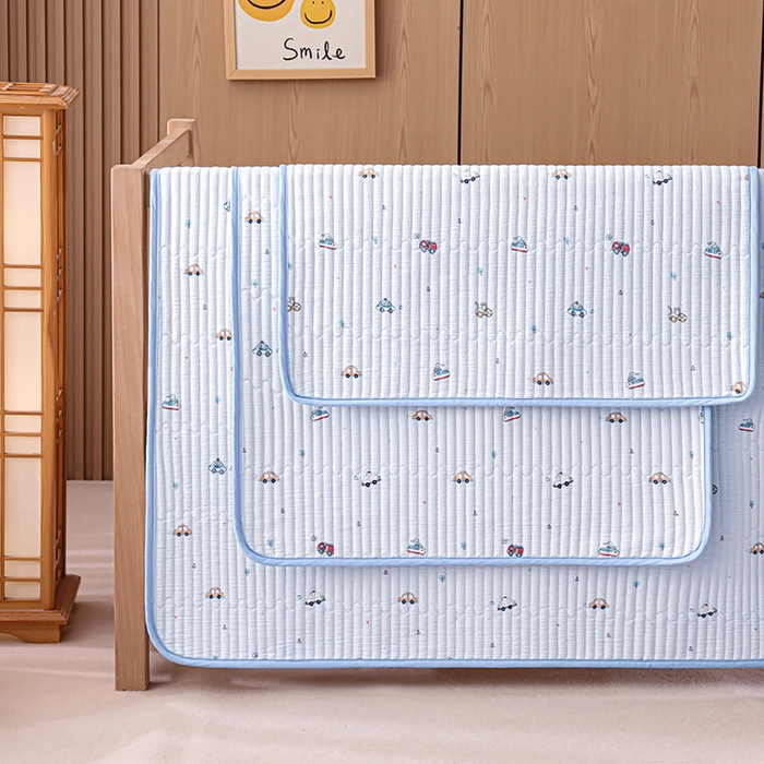 91家纺网 家纺一手货源 找家纺 永旺家纺 2026新款四季可用A面全棉B面宝宝绒全棉纯棉双层纱防水隔尿垫垫子系列 汽车乐园