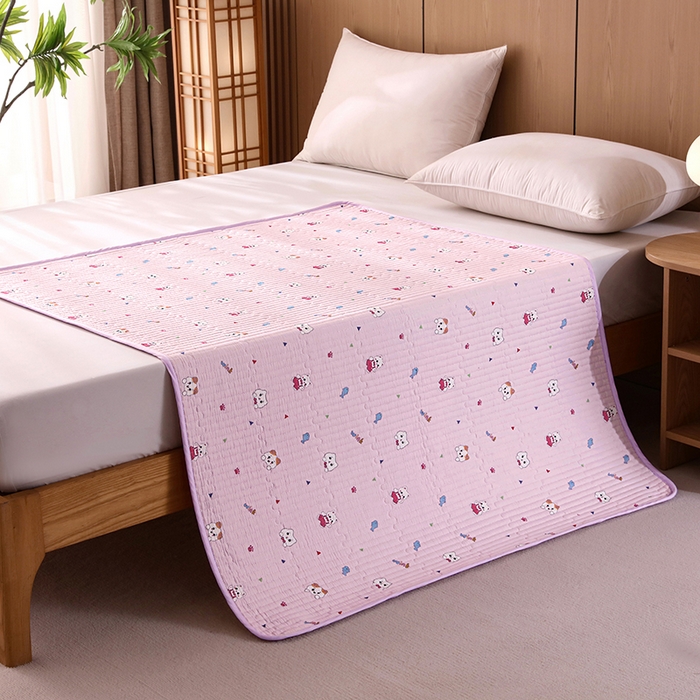 91家纺网 家纺一手货源 找家纺 永旺家纺 2026新款四季可用A面全棉B面宝宝绒全棉纯棉双层纱防水隔尿垫垫子系列 童趣（粉）