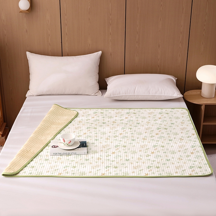 91家纺网 家纺一手货源 找家纺 永旺家纺 2026新款四季可用A面全棉B面宝宝绒全棉纯棉双层纱防水隔尿垫垫子系列 枝蔓（绿）