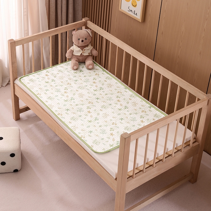 91家纺网 家纺一手货源 找家纺 永旺家纺 2026新款四季可用A面全棉B面宝宝绒全棉纯棉双层纱防水隔尿垫垫子系列 枝蔓（绿）