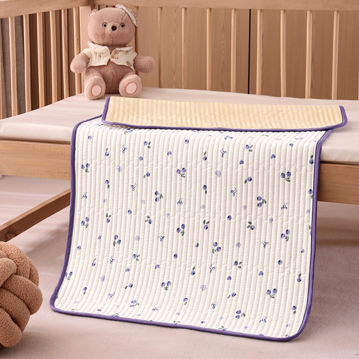 91家纺网 家纺一手货源 找家纺 永旺家纺 2026新款四季可用A面全棉B面宝宝绒全棉纯棉双层纱防水隔尿垫垫子系列 蓝莓