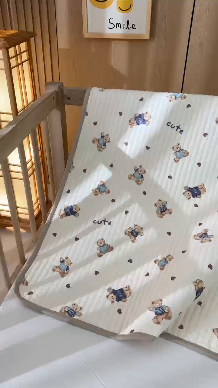 91家纺网 家纺一手货源 找家纺 永旺家纺 2026新款四季可用A面全棉B面宝宝绒全棉纯棉双层纱防水隔尿垫垫子系列 爱心熊