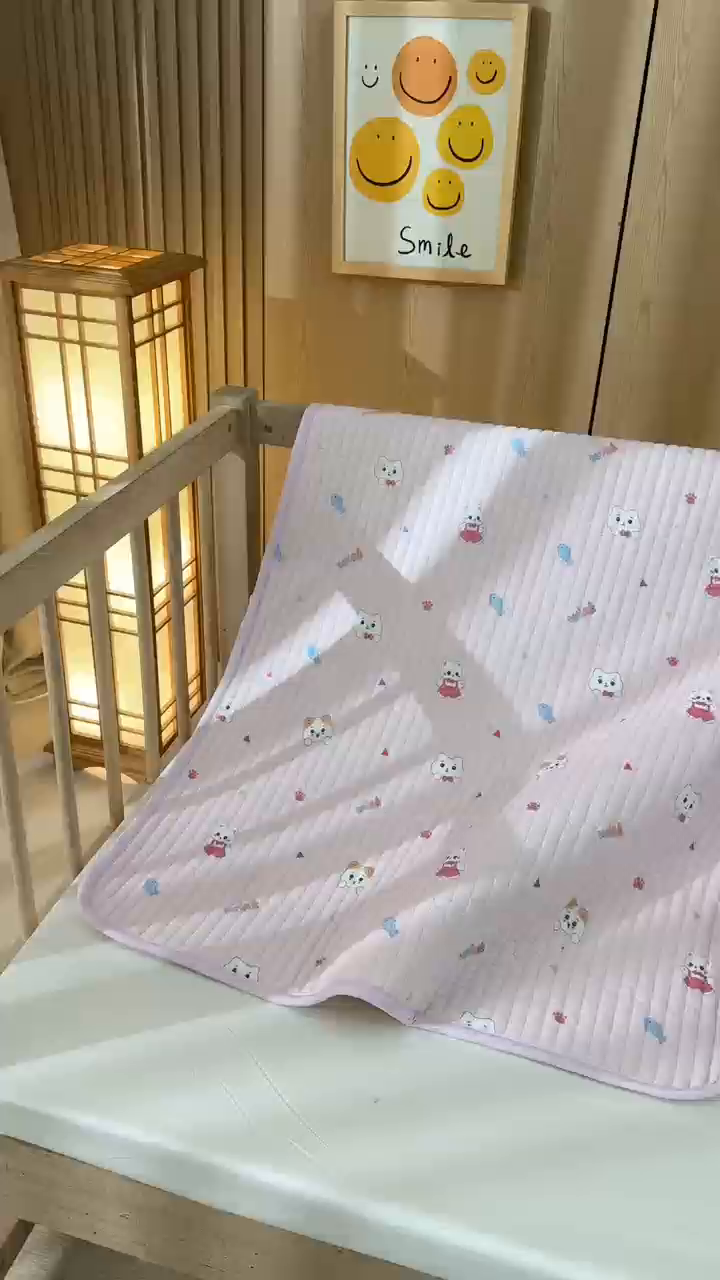 91家纺网 家纺一手货源 找家纺 永旺家纺 2026新款四季可用A面全棉B面宝宝绒全棉纯棉双层纱防水隔尿垫垫子系列 童趣（粉）