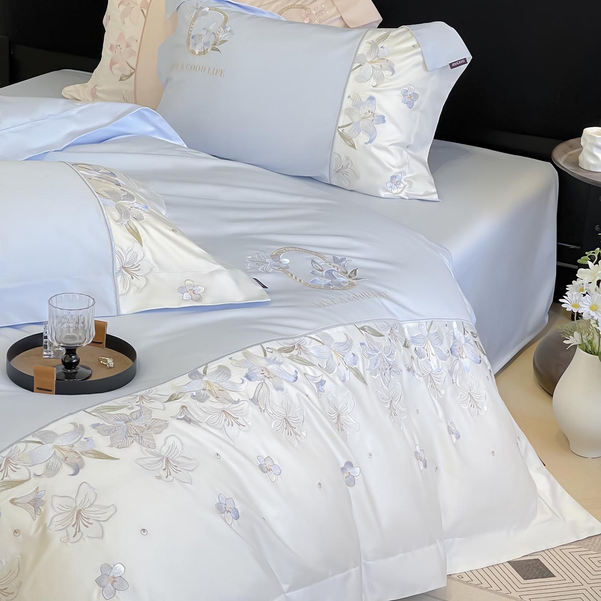 91家纺网 家纺一手货源 找家纺  2026新款特供款A类长绒棉纯棉四件套100全棉少女心刺绣被套床单床笠床上用品 花若梦-慕蓝