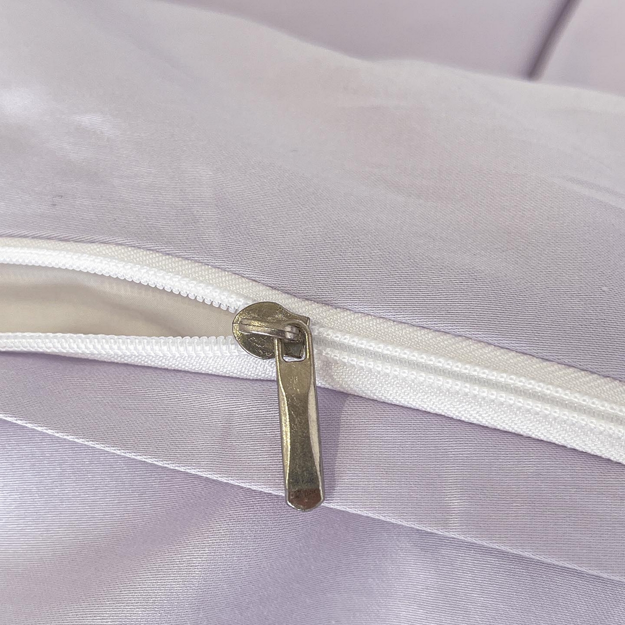 91家纺网 家纺一手货源 找家纺  2026新款特供款A类长绒棉纯棉四件套100全棉少女心刺绣被套床单床笠床上用品 花若梦-幽紫