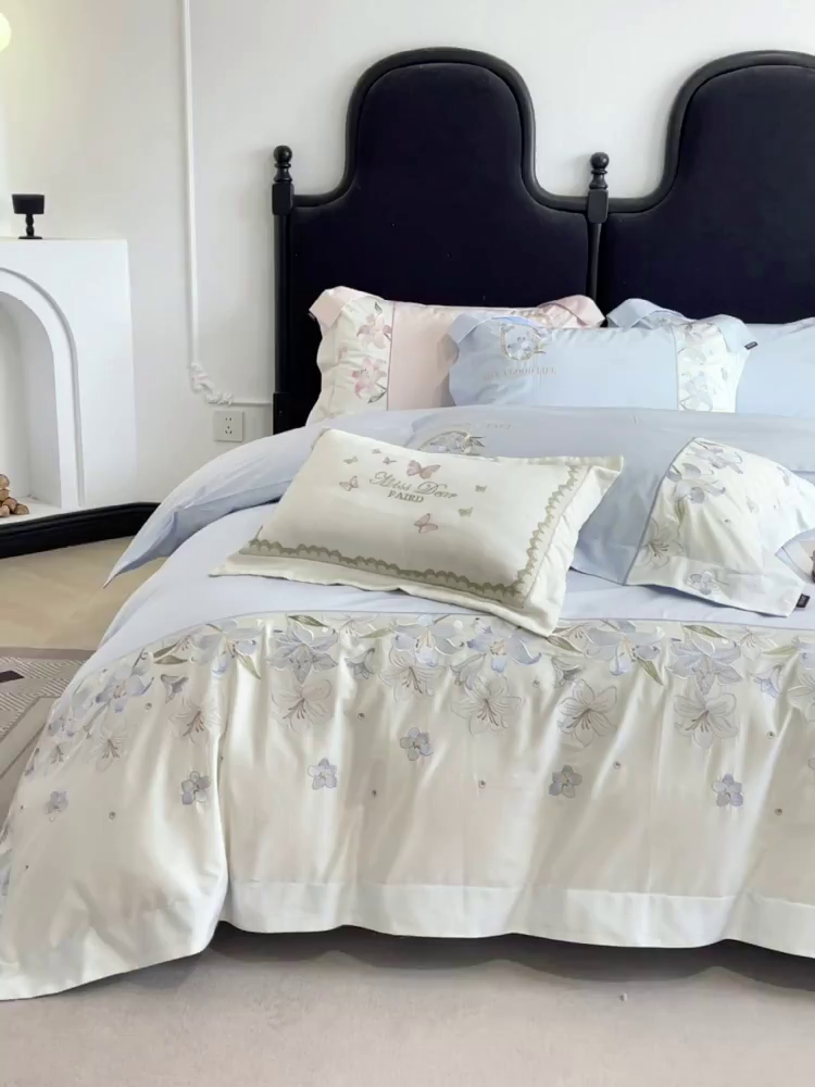 91家纺网 家纺一手货源 找家纺  2026新款特供款A类长绒棉纯棉四件套100全棉少女心刺绣被套床单床笠床上用品 花若梦-慕蓝