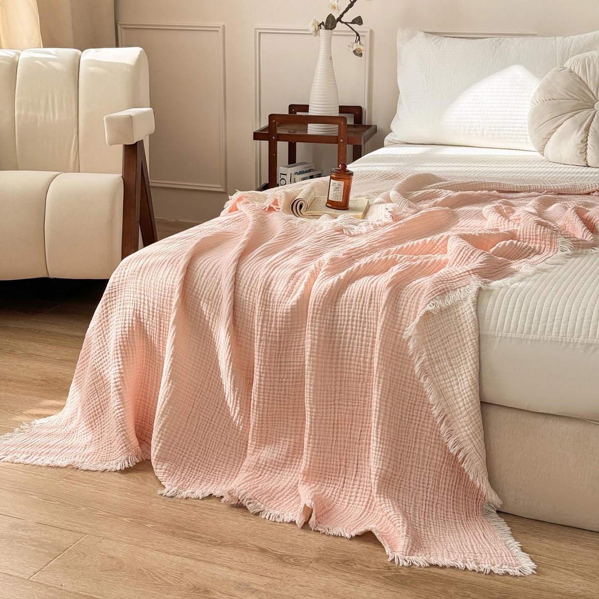 91家纺网 家纺一手货源 找家纺 帅露家纺 2026新款全棉四层纱多功能盖毯毛毯 优雅粉