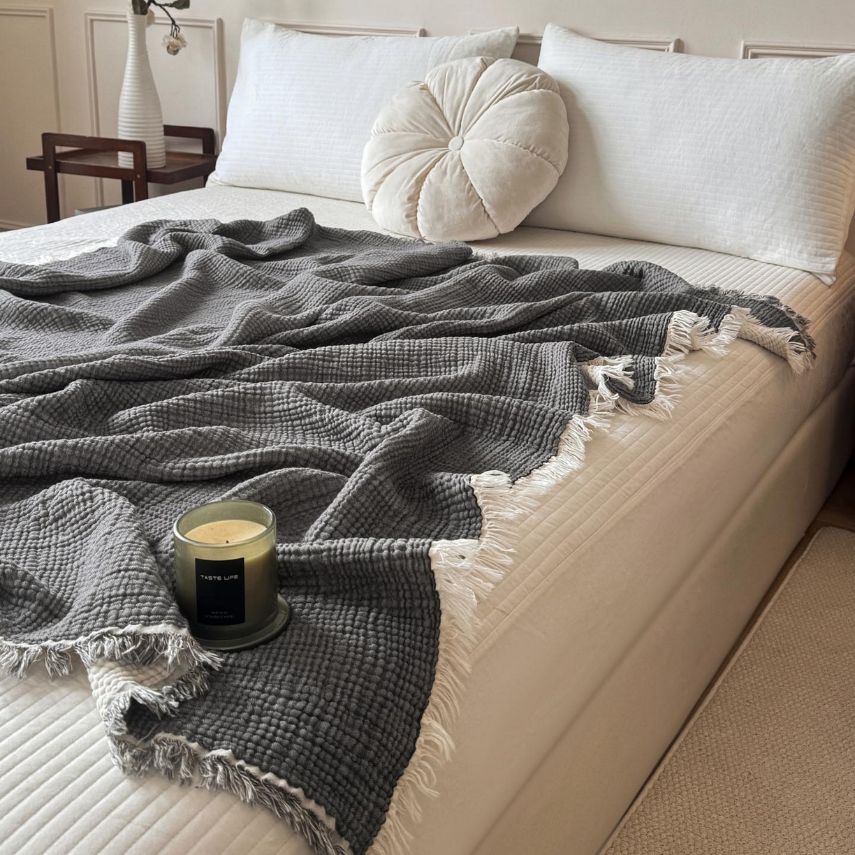 91家纺网 家纺一手货源 找家纺 帅露家纺 2026新款全棉四层纱多功能盖毯毛毯 气质灰