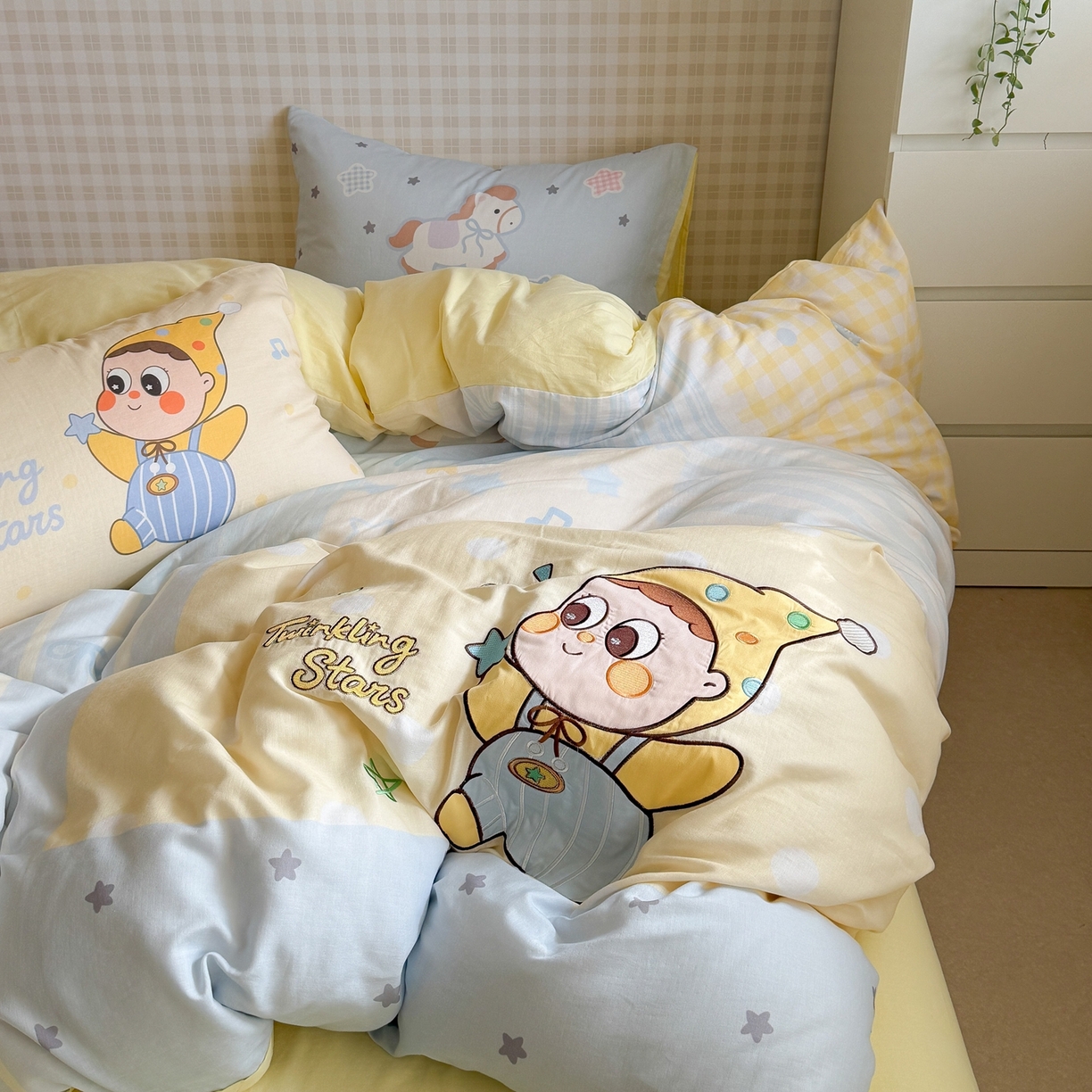 91家纺网 家纺一手货源 找家纺 柚子YOUTH 2026春夏新款大版全棉纯棉双层纱贴布绣四件套 星星宝贝
