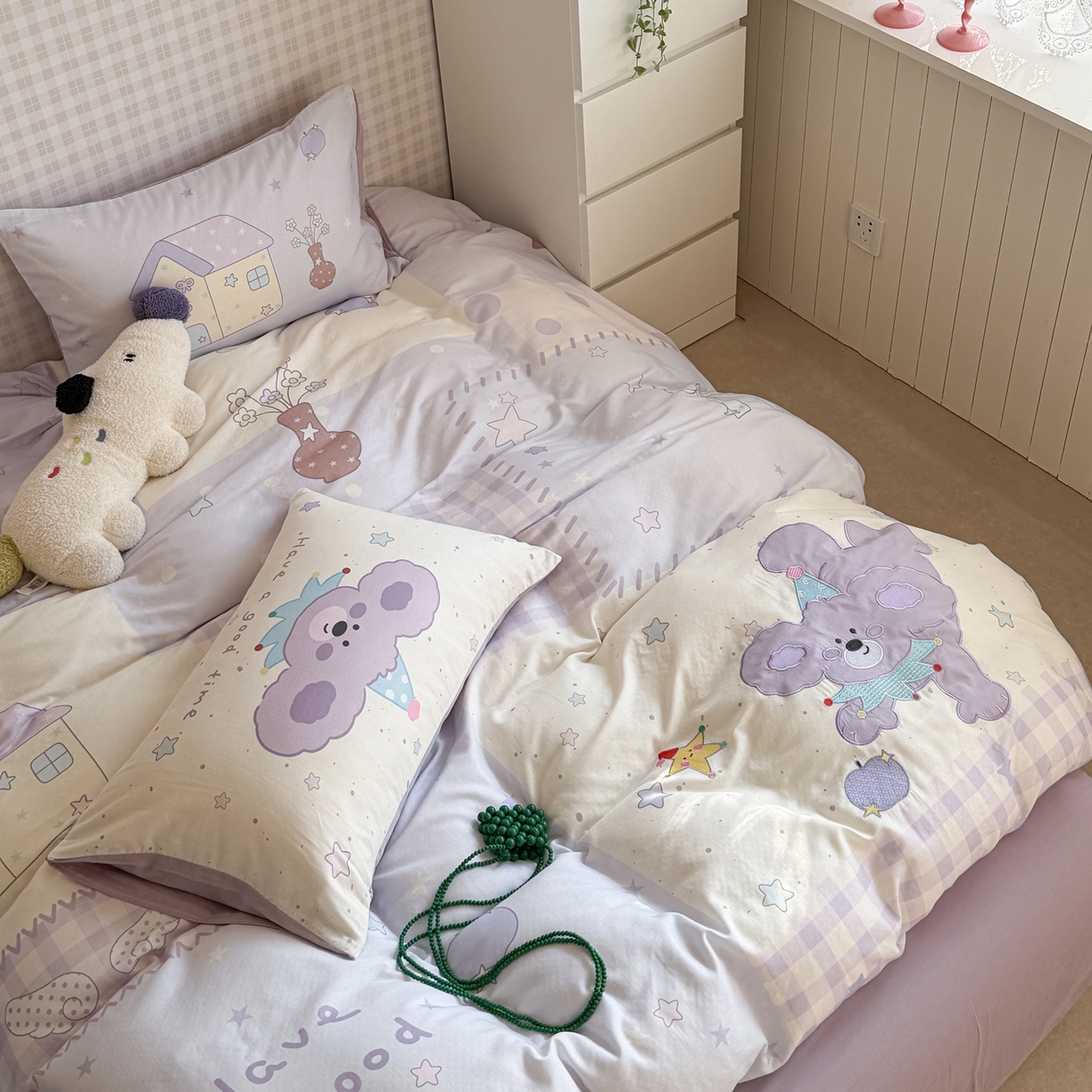 91家纺网 家纺一手货源 找家纺 柚子YOUTH 2026春夏新款大版全棉纯棉双层纱贴布绣四件套 萌萌小紫狗