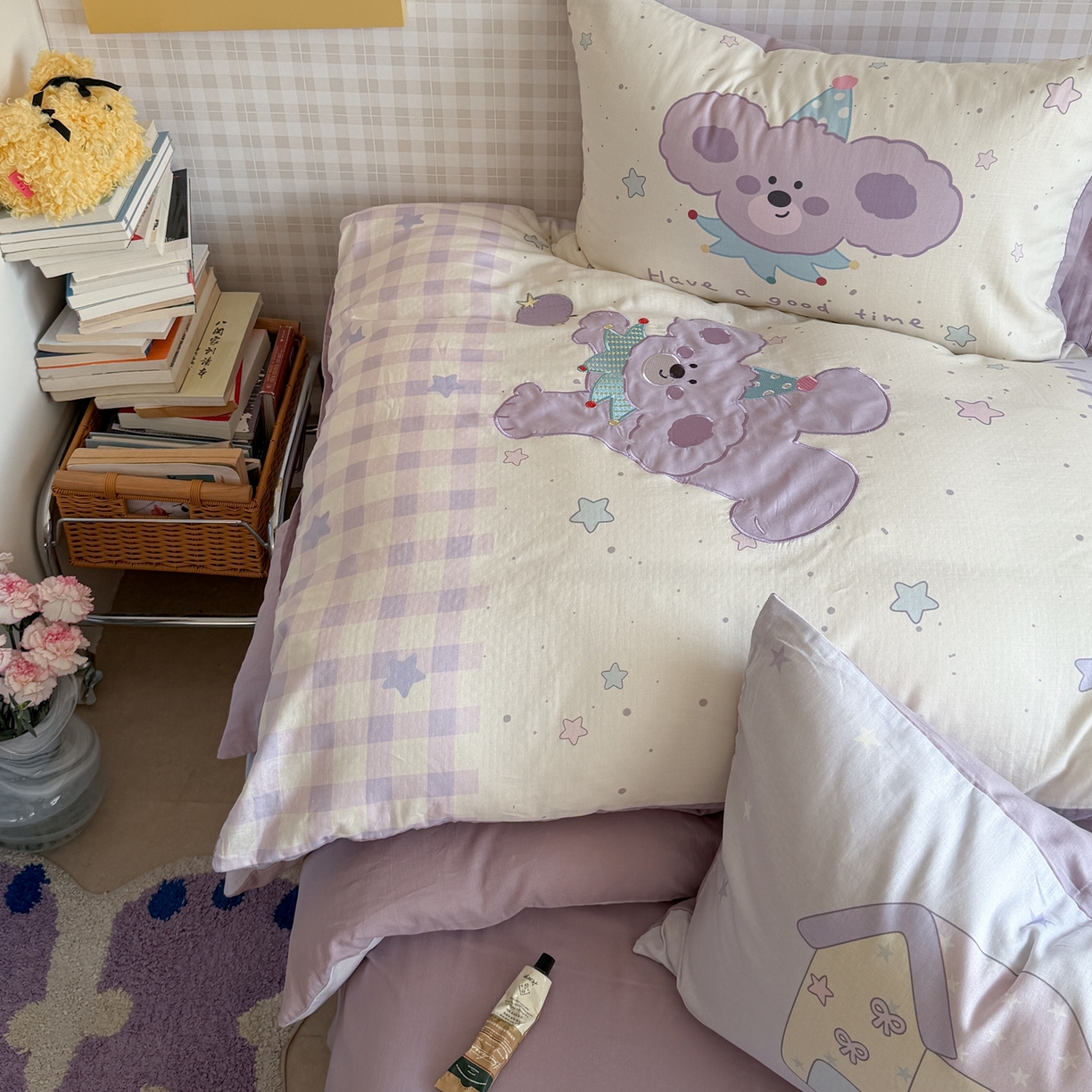 91家纺网 家纺一手货源 找家纺 柚子YOUTH 2026春夏新款大版全棉纯棉双层纱贴布绣四件套 萌萌小紫狗