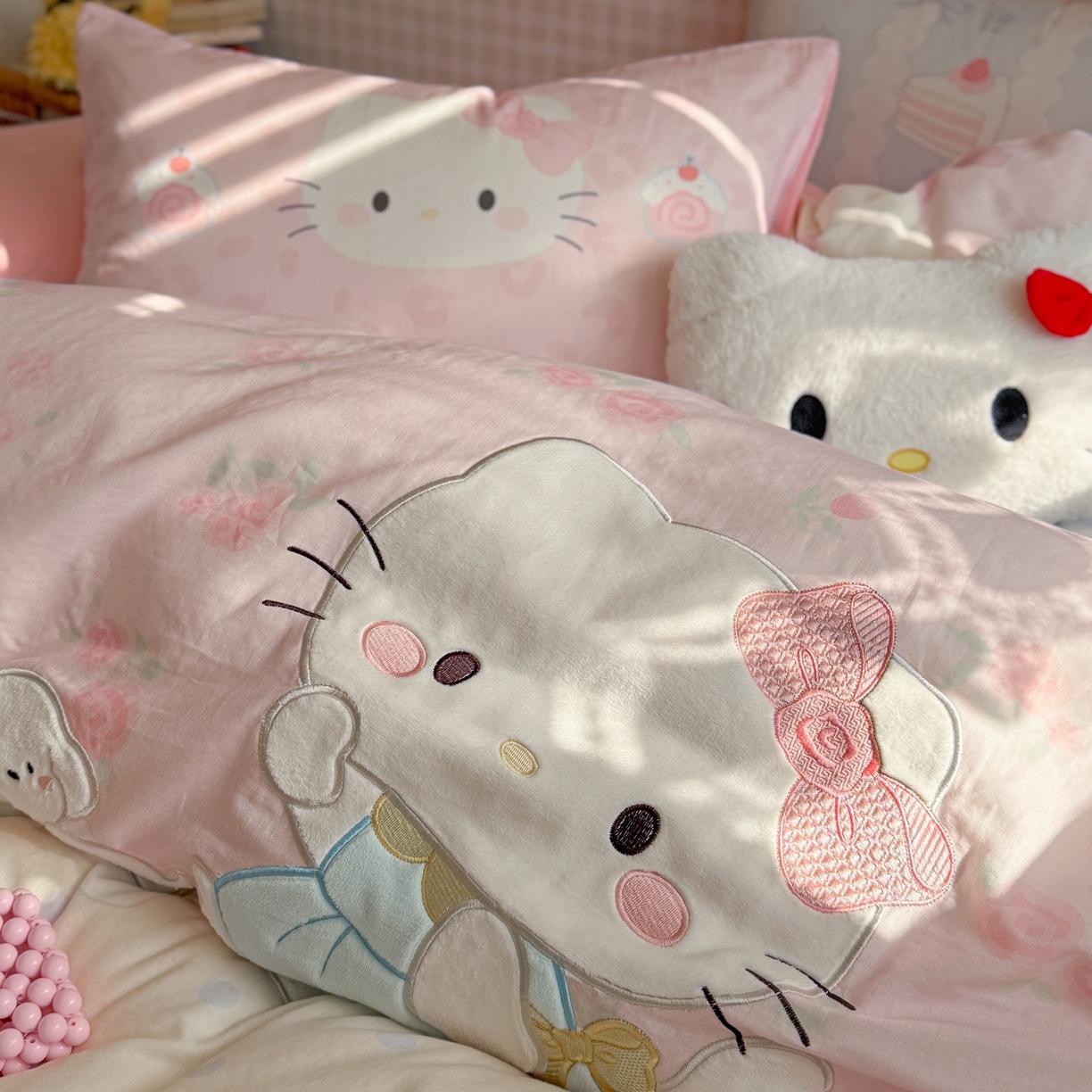 91家纺网 家纺一手货源 找家纺 柚子YOUTH 2026春夏新款大版全棉纯棉双层纱贴布绣四件套 大脸小花猫