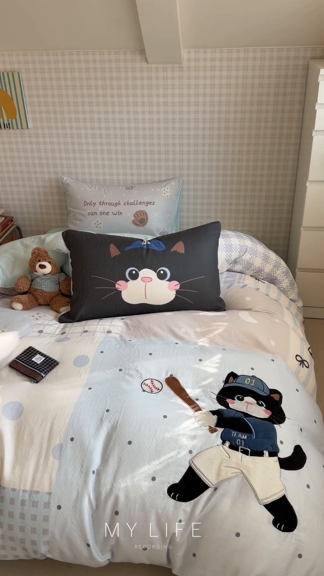 91家纺网 家纺一手货源 找家纺 柚子YOUTH 2026春夏新款大版全棉纯棉双层纱贴布绣四件套 棒球黑猫