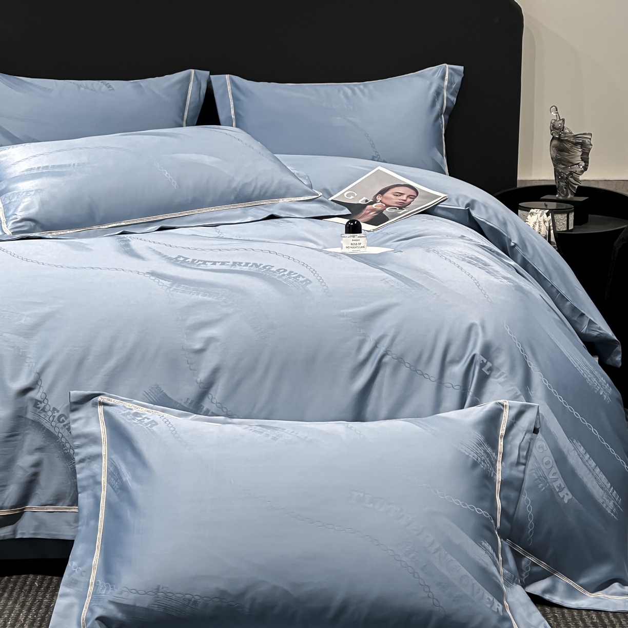 91家纺网 家纺一手货源 找家纺 启航家居 2026新款50支全棉提花四件套 轻诗曼语皇室蓝