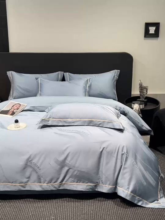 91家纺网 家纺一手货源 找家纺 启航家居 2026新款50支全棉提花四件套 轻诗曼语皇室蓝