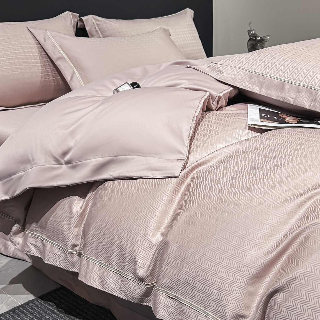 91家纺网 家纺一手货源 找家纺 启航家居 2026新款50支全棉提花四件套 时尚印象魅紫