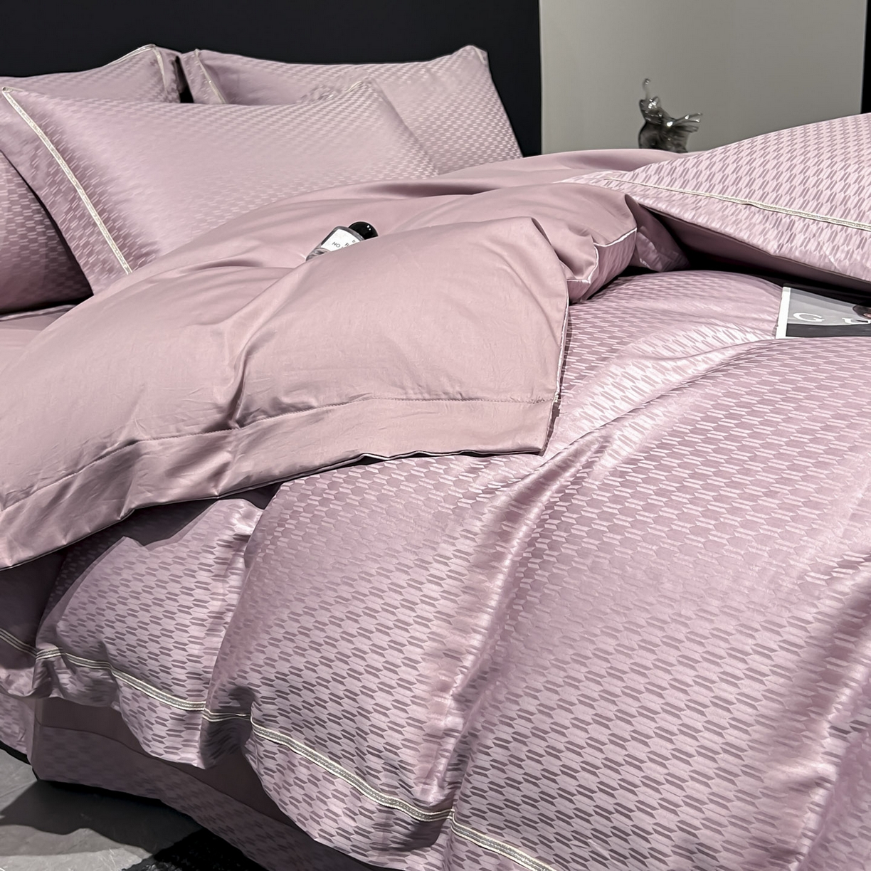 91家纺网 家纺一手货源 找家纺 启航家居 2026新款50支全棉提花四件套 休闲时光芳香紫