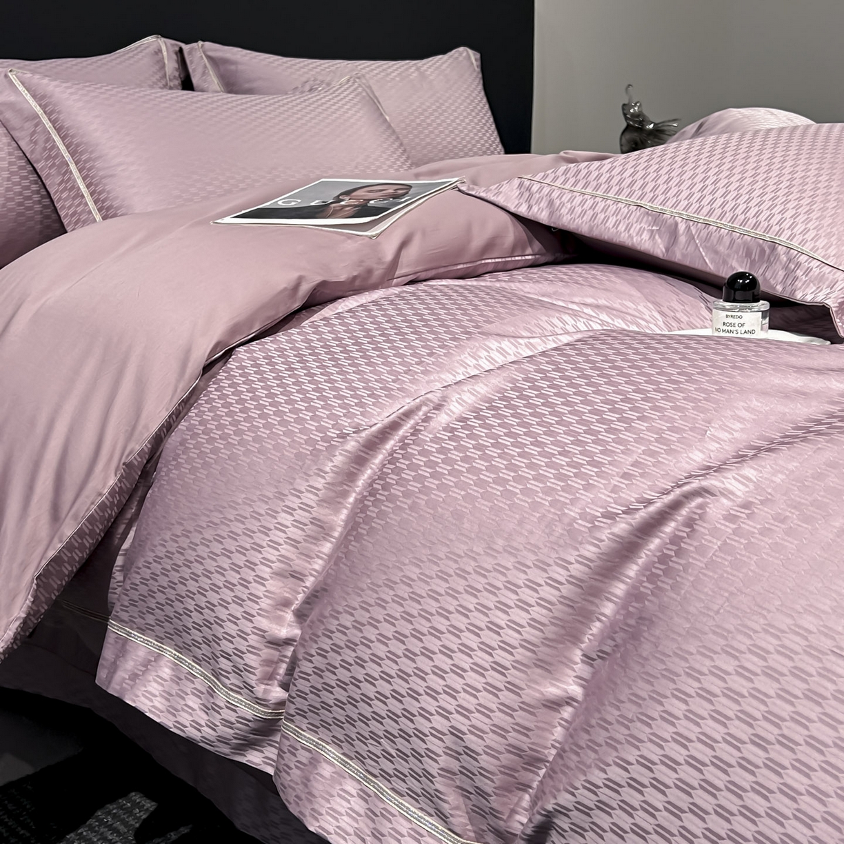 91家纺网 家纺一手货源 找家纺 启航家居 2026新款50支全棉提花四件套 休闲时光芳香紫